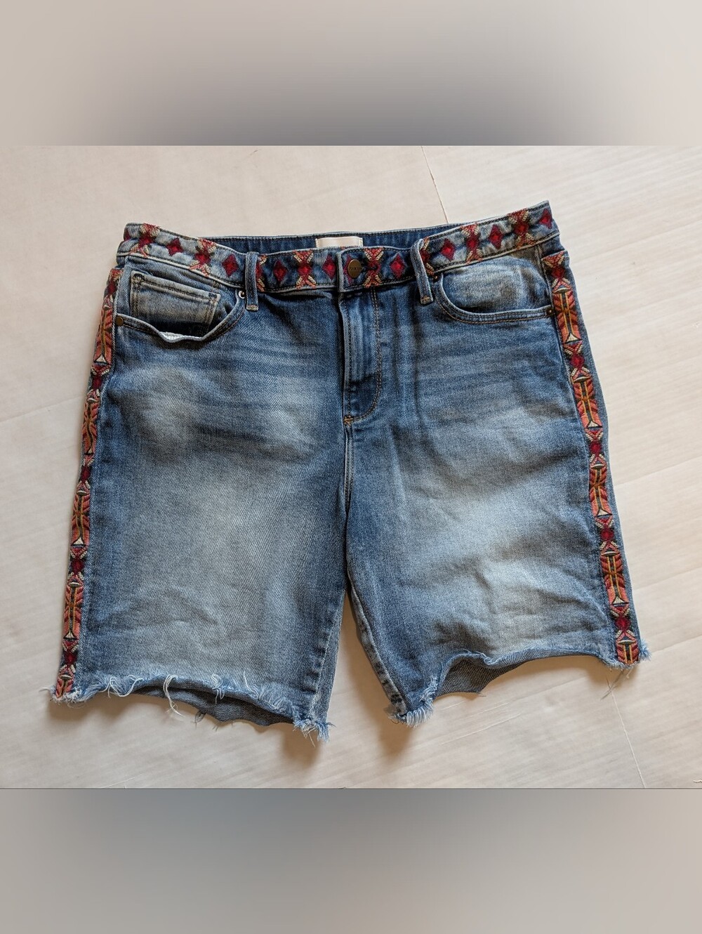 Driftwood Blue Jean Shorts with Embroidered Design Women's 30